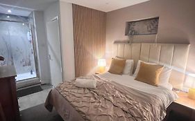 Private Cosy 1Bd In Town